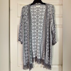 EUC Skies Are Blue Womens Gray White Aztec Open Front Short Sleeve Sweater Sz 2X